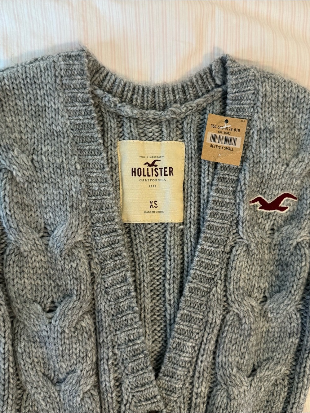 Hollister vintage Women's Gray Cable-Knit Button Cardigan Sweater - Picture 7 of 8